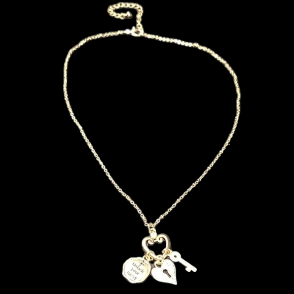 18" UNLOCK YOUR HEART-HEART WITH 3 CHARMS - Picture 2 of 9